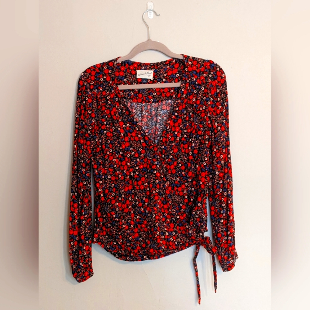 Universal Thread black micro Floral Print wrap top size M